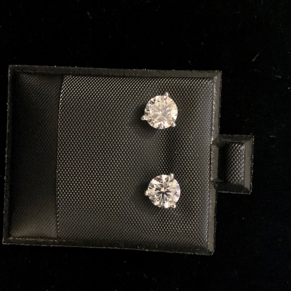Original diamonds with certificates